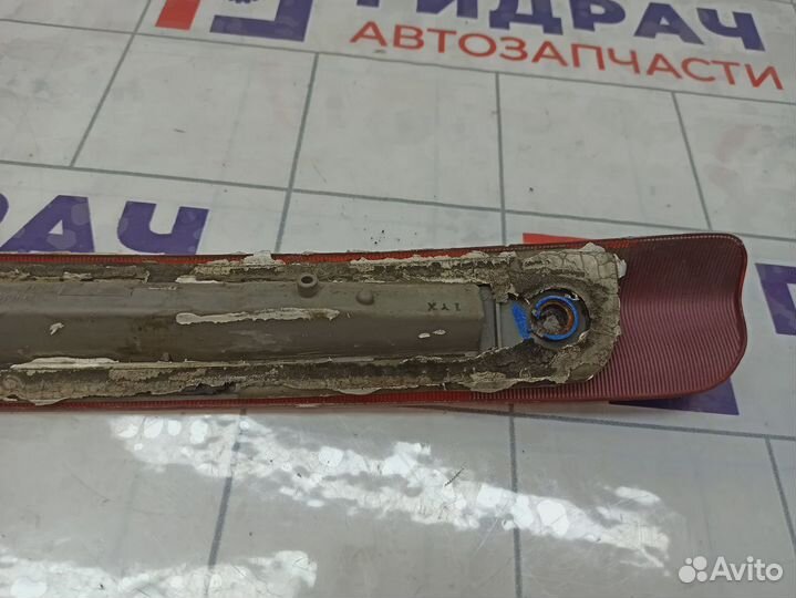 Фонарь задний (стоп сигнал) Toyota Land Cruiser (J100) 81570-60060