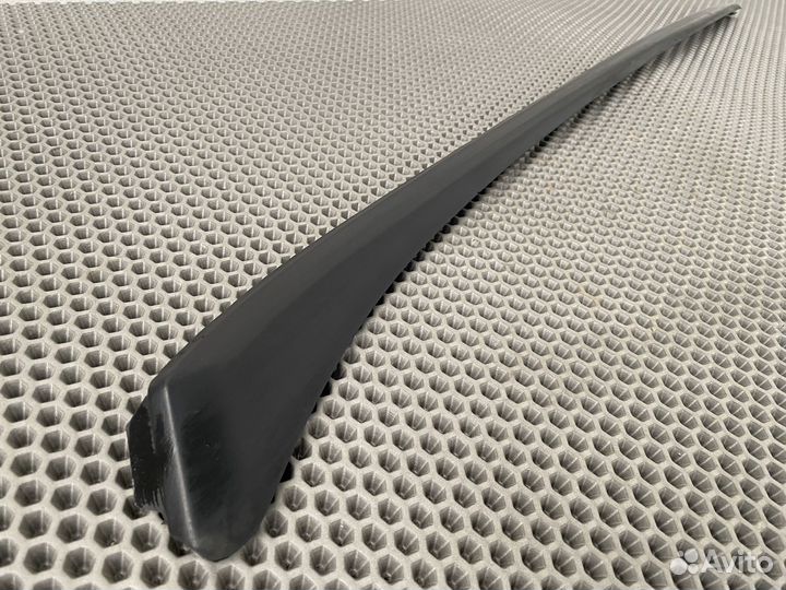 Молдинг лобового стекла правый Peugeot 308