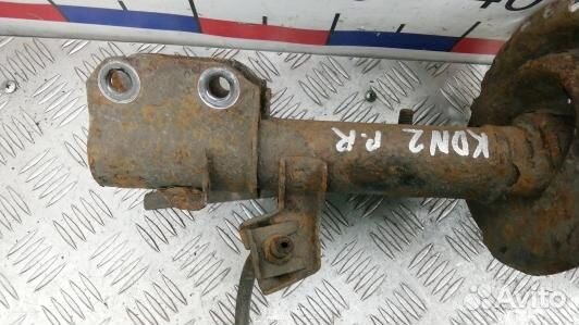 Стойка передняя правая nissan note E11 (KDN02N501)