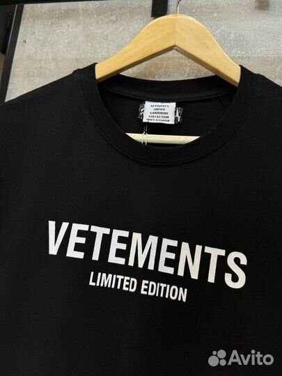 Футболка vetements