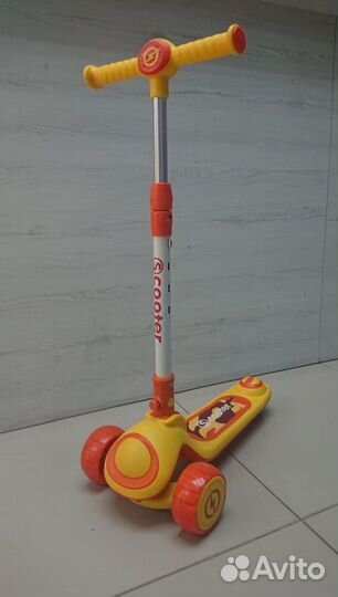 Самокат Luxmom YL-616