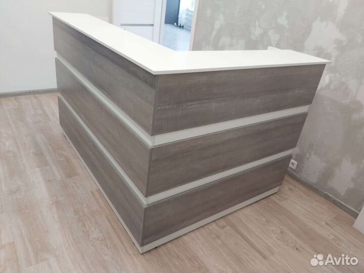 Угловая стойка ресепшн, новая