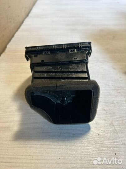 Дефлектор передний правый Volkswagen Golf 5 BSE