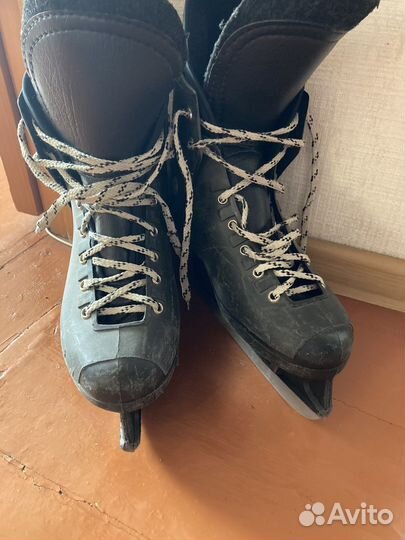 Коньки хоккейные