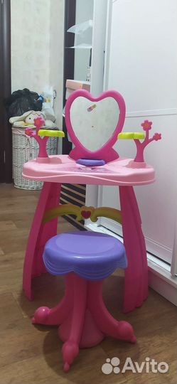 Косметический столик детский