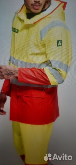 Непромокаемая куртка