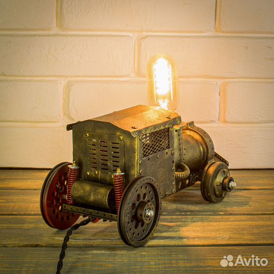 Декоративный настольный светильник