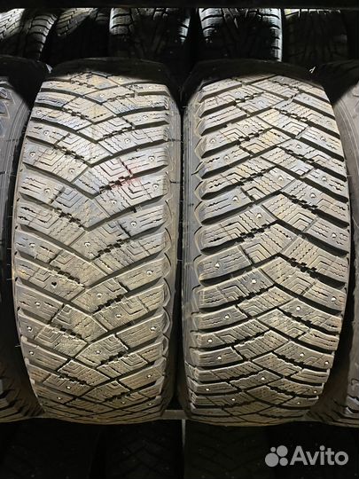 Goodyear Ultragrip Ice Arctic 215/65 R17 99T