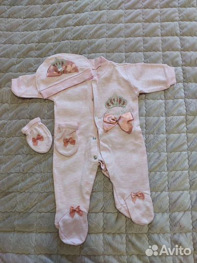 Комбинезон на выписку для девочки