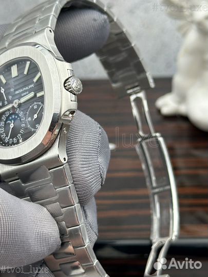 Часы patek philippe nautilus 5712