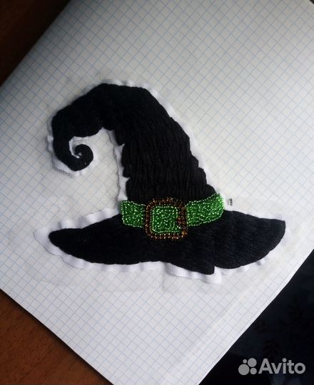 Пришивная нашивка, апликация в виде шляпы