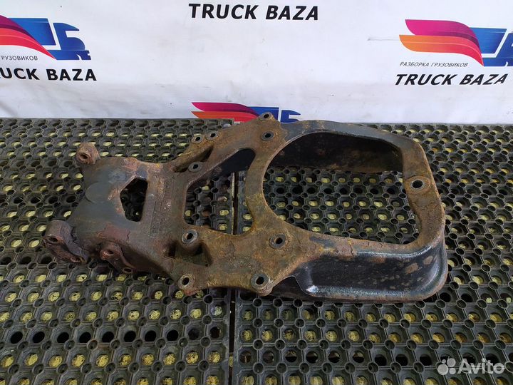 81436400248 Кронштейн переднего амортизатора