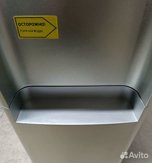 Диспенсер для воды (кулер )