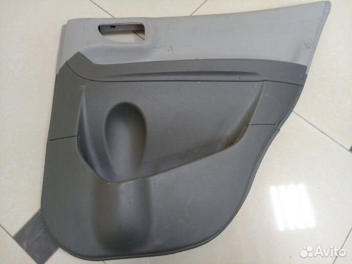 Обшивка двери задняя правая Hyundai Santa Fe SM