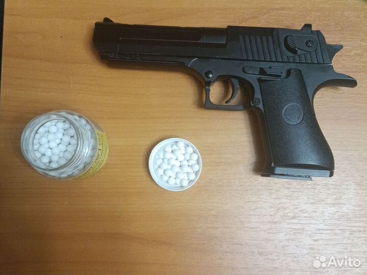 Детский железно-пластиковый пистолет