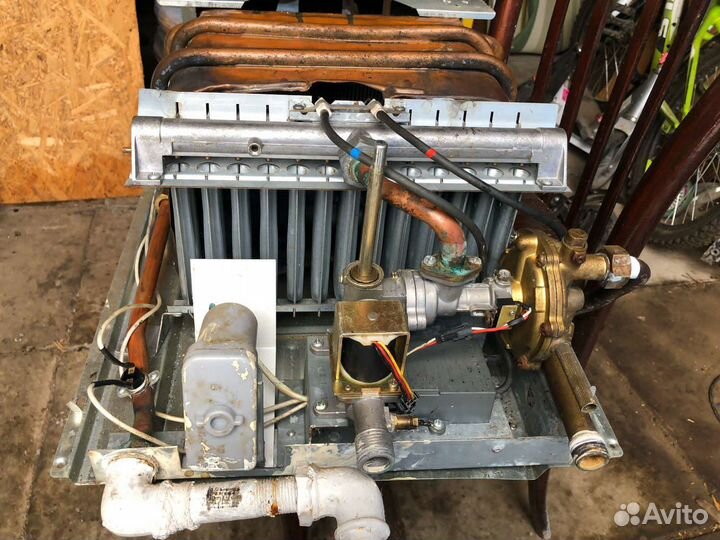 Газовая колонка б/у нева 4513 на зап. части