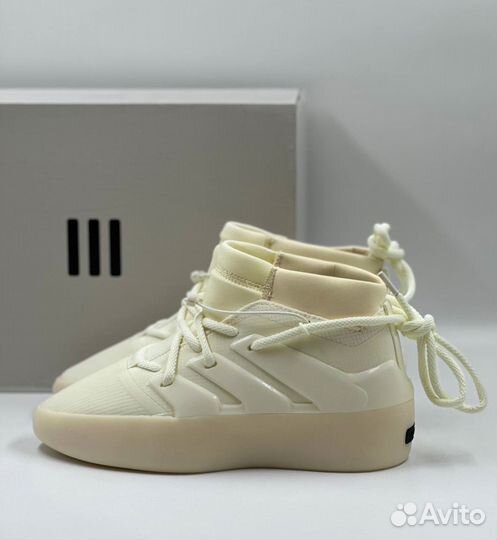 Белые Adidas Fear of God Athletics для активного о