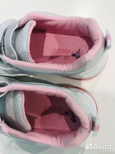 Кроссовки на девочку 32р