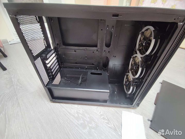 Корпус Corsair Carbide Series 270R