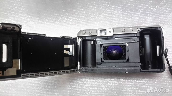 Пленочный фотоаппарат minolta 130 riva zoom (35mm)