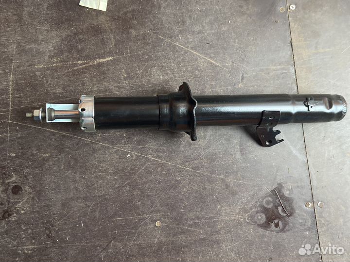 Стойка амортизатора передняя правая