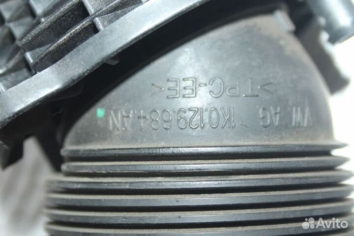 Патрубок впускной Volkswagen Golf 6 Passat B6 B7