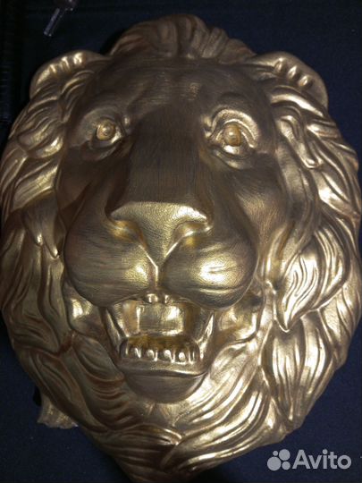 Барельеф из гипса лев