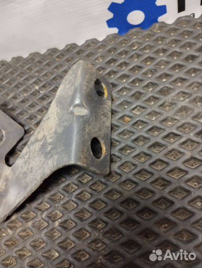 Крепление проводки Volvo FH4 21532168