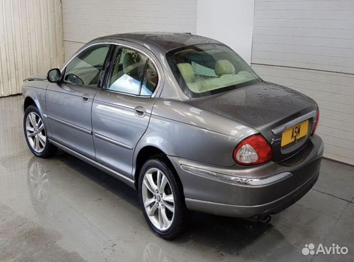 Разбирается Jaguar X-type 2007