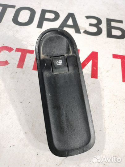 Кнопка стеклоподъемника передняя правая LADA X-Ray