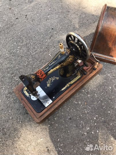 Швейная машина зингер