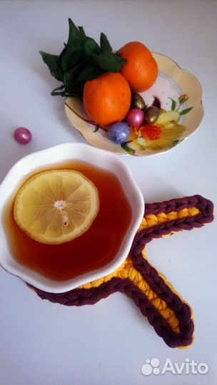 Подставка Зайка под горячее из трикотажной пряжи