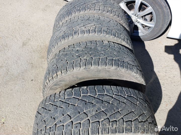Hankook S300 225/70 R15C