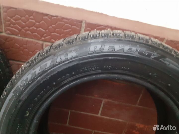 Bridgestone Blizzak Revo GZ 185/60 R14 82S