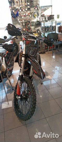 Мощный эндуро Avantis 300 PRO Carb FCR (182MM)