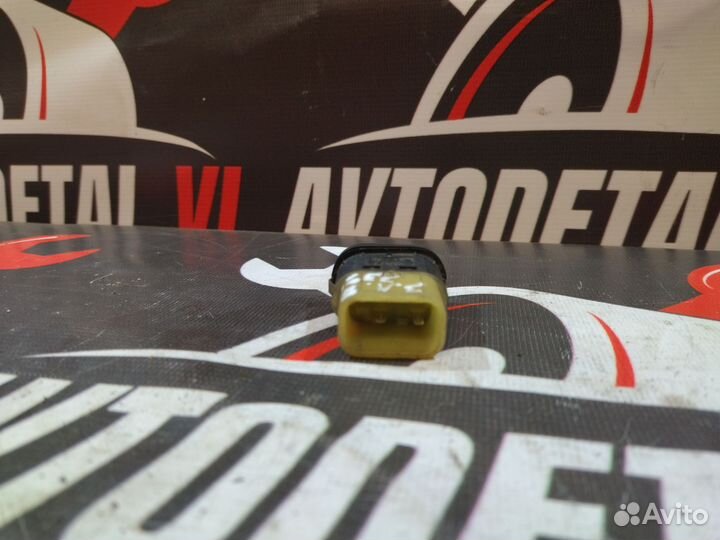 Кнопка стеклоподъемника Ford Focus 1