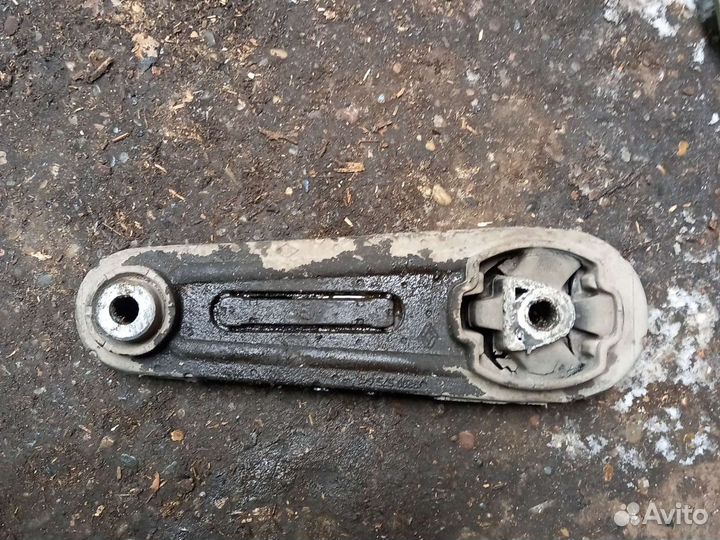 Подушка двигателя рено логан