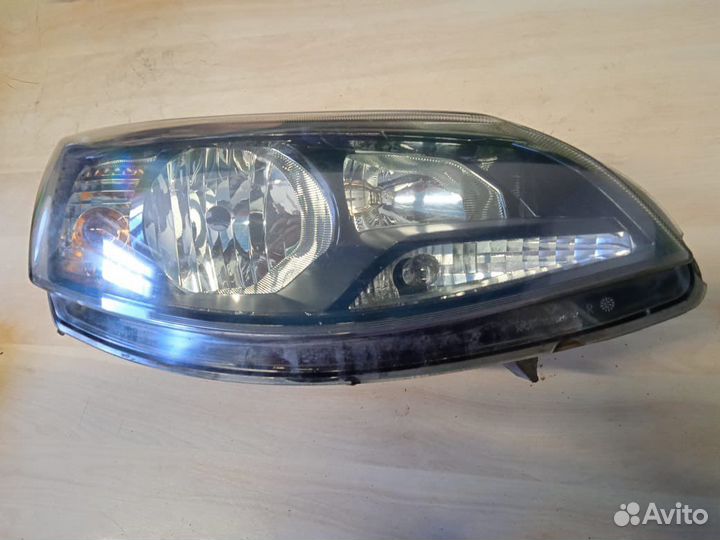 Фара передняя правая vaz kalina 2
