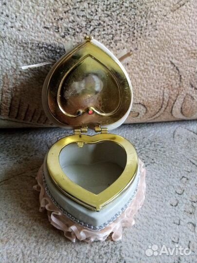 Музыкальная шкатулка в виде сердца