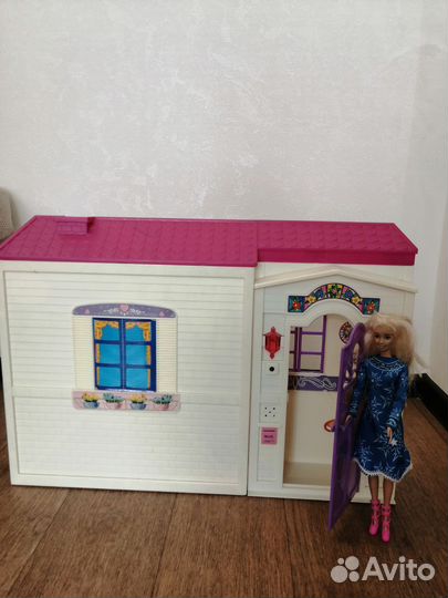 Кукольный домик с мебелью