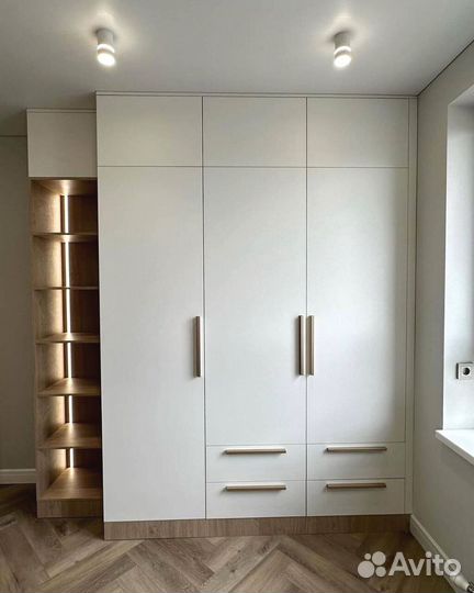 Шкаф распашной