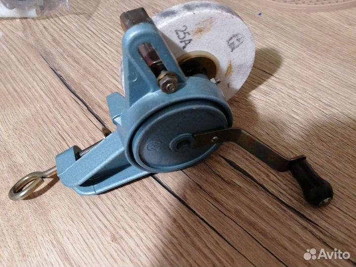 Аппарат для заточки ножей, ножниц