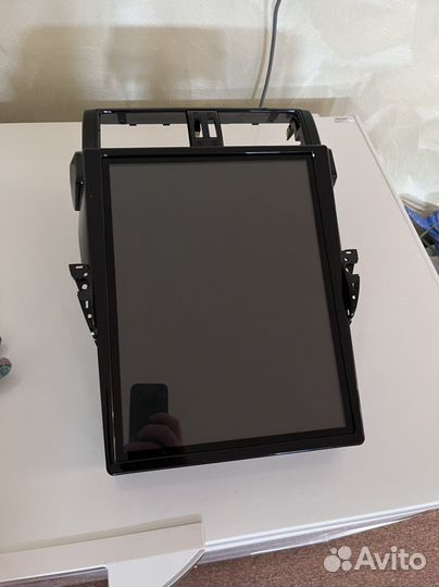 Android Магнитола в стиле Tesla