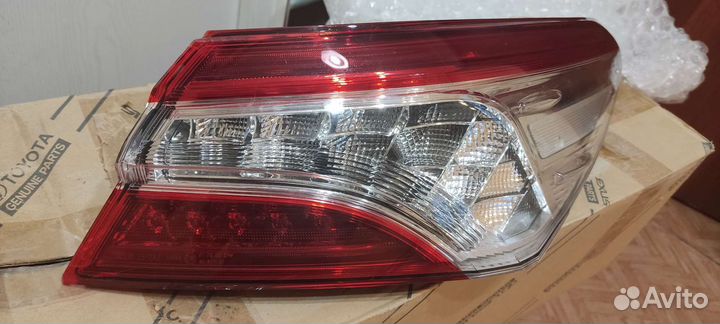 Фанарь задний правый Toyota Camry (XV70)
