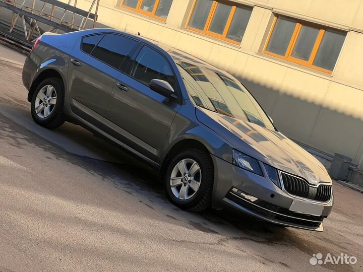 Skoda Octavia 1.6 AT, 2017, битый, 37 800 км
