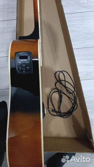 Гитара электроакустическая