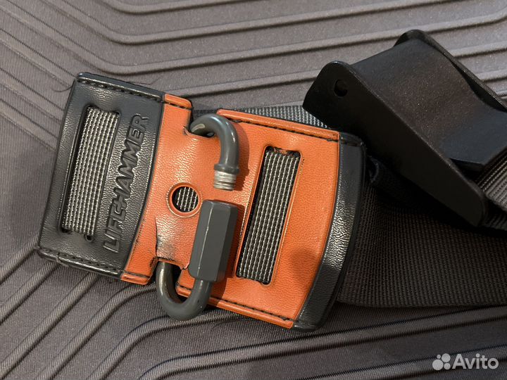 Регулятор высоты ремня безопасности