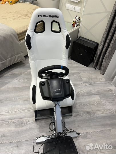 Комплект Logitech G G920 с креслом Playseat