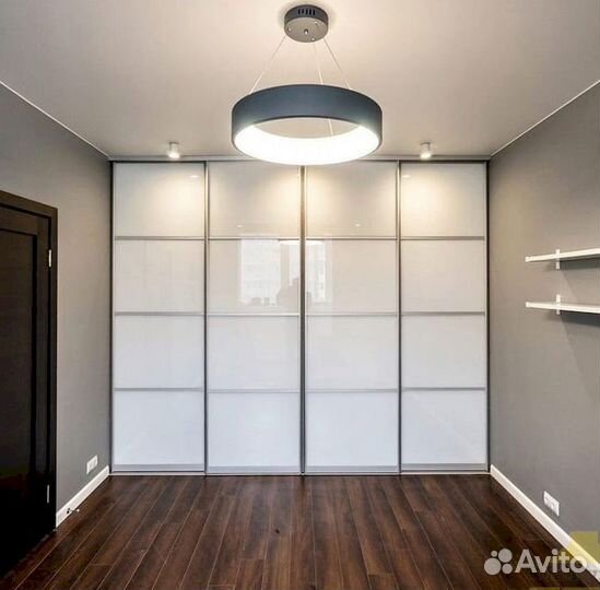 Распашной шкаф