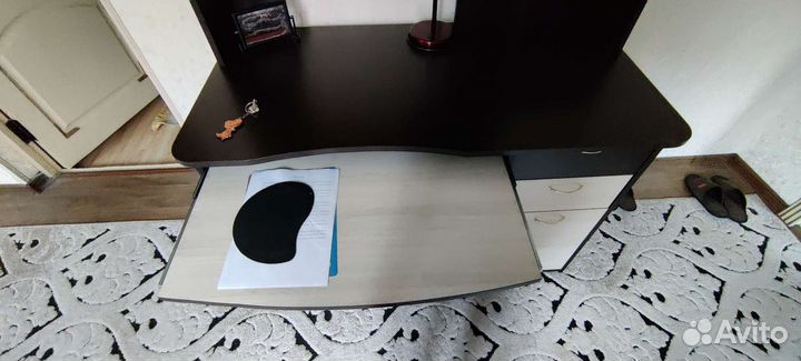 Компьютерный стол, продаю не спеша